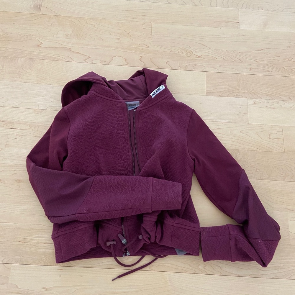 Gymshark cropped hoodie berry color xs like new
